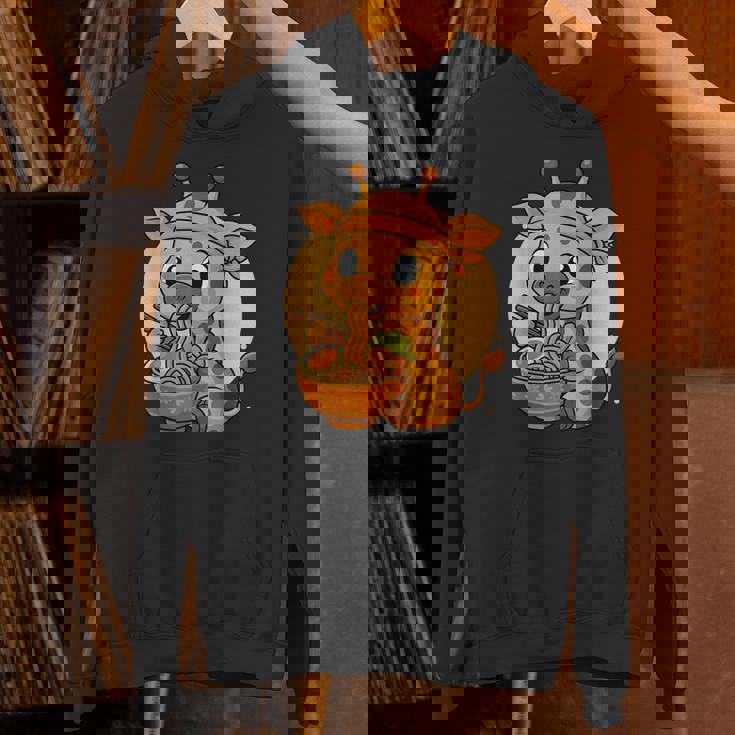 カワイイキリン食べるラーメングラフィック 日本のキリングラフィック パーカー