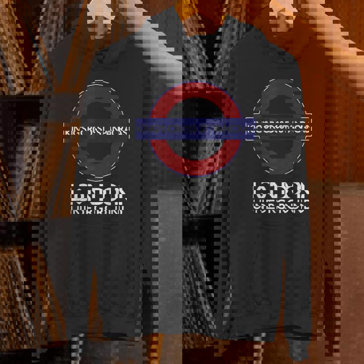 キングスクロス セントパンクラスロンドン地下鉄 パーカー