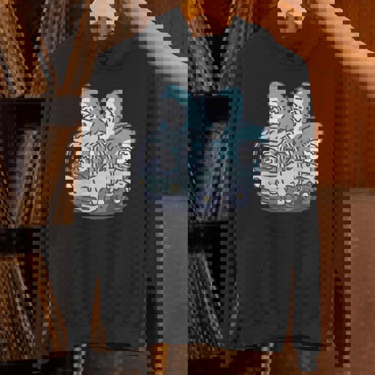 サメがたくさんトラックに 長袖tシャツ パーカー