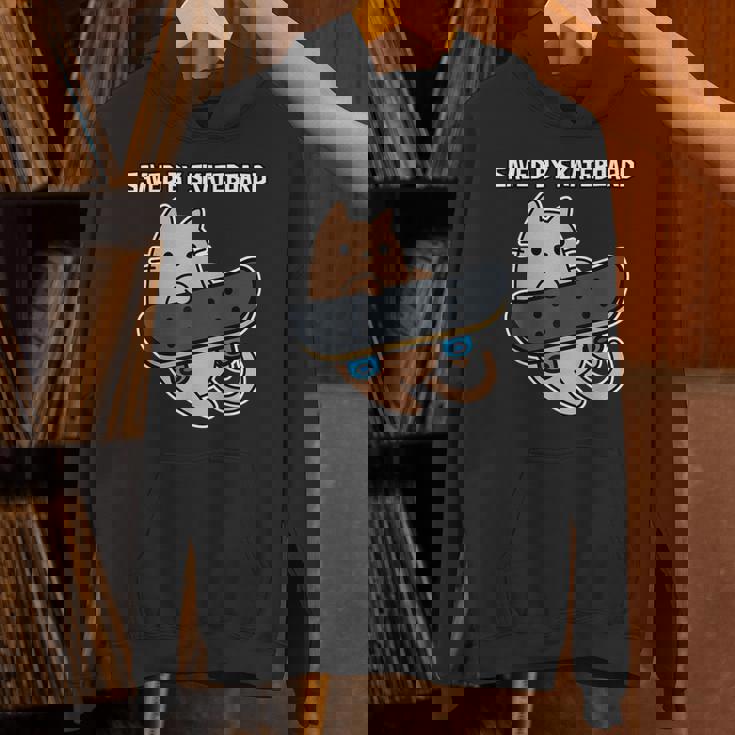 スケートボード猫sk8スケートボードで保存 パーカー