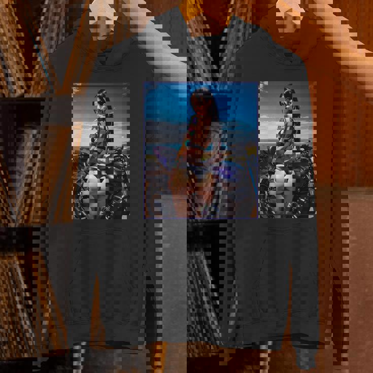 セクシーガールグラフィックtシャツ セクシーなラティーナガール&バイクビーチ。 長袖tシャツ パーカー