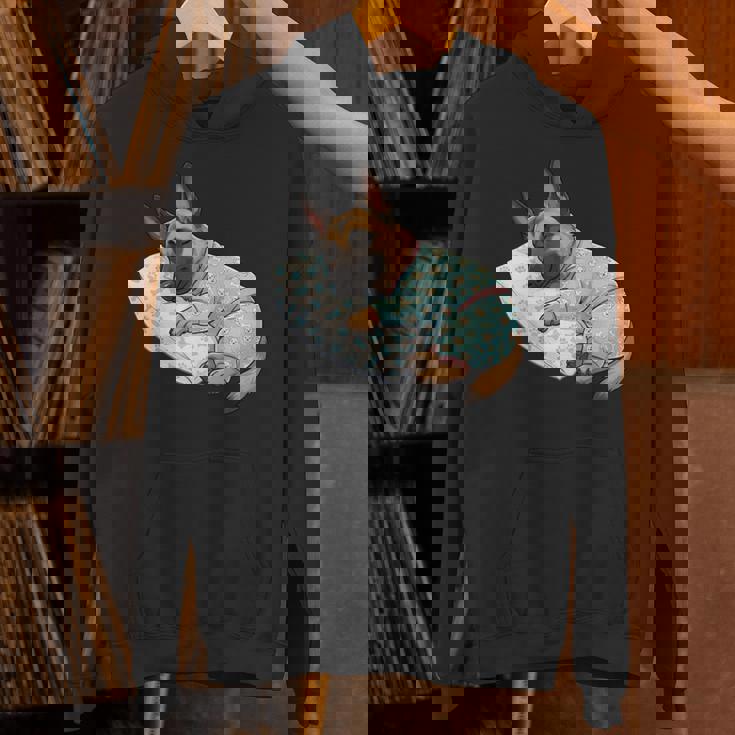 パジャマで寝ているかわいいベルギーのマリノア犬就寝アート 長袖tシャツ パーカー