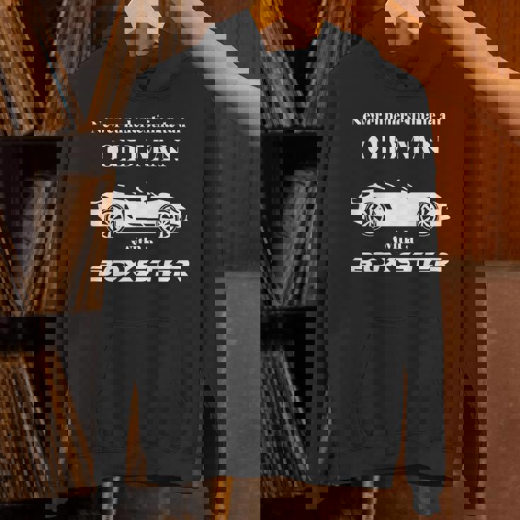 ボクスターを持った老人を決して過小評価しないでください。 パーカー