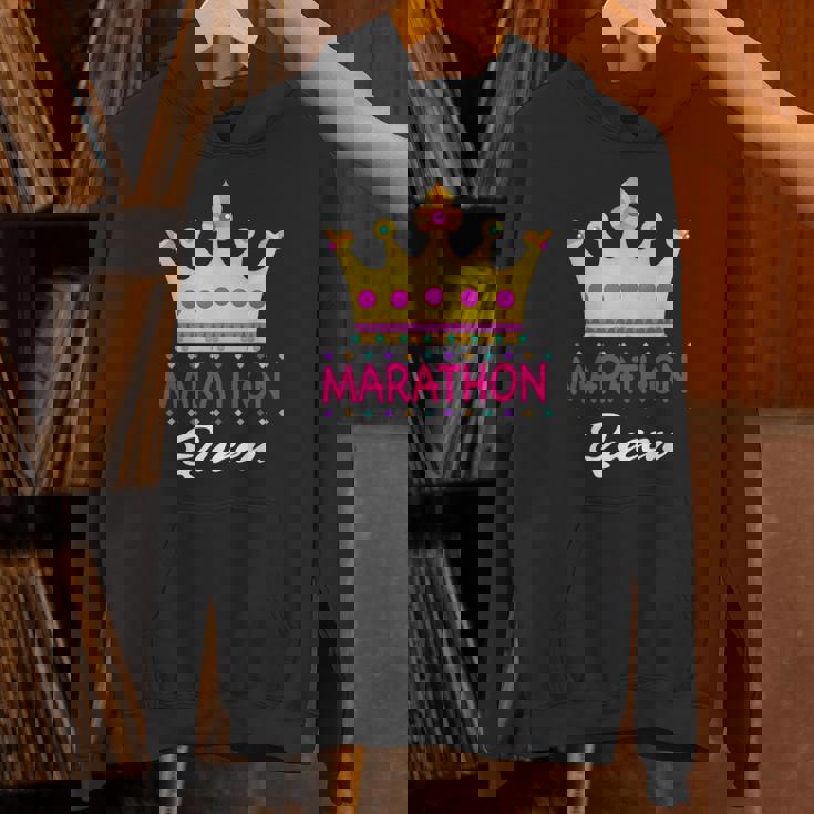 マラソン クイーン ランナー ランニング マラソン 好き 面白い パーカー