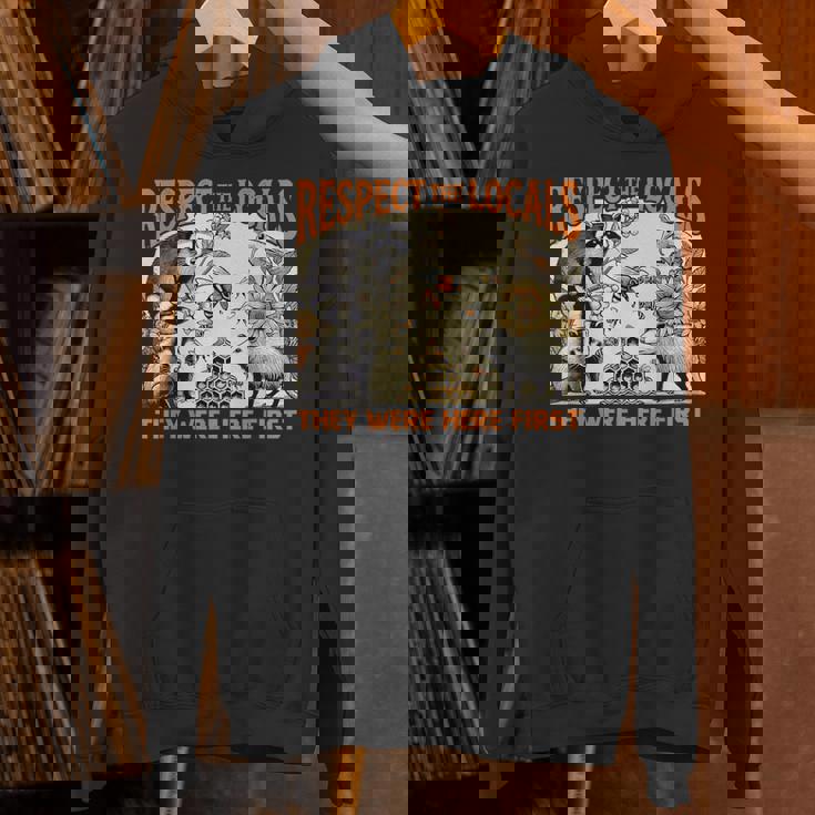 リスペクト Locals オポッサム スカンク アライグマ ハチミツ パーカー