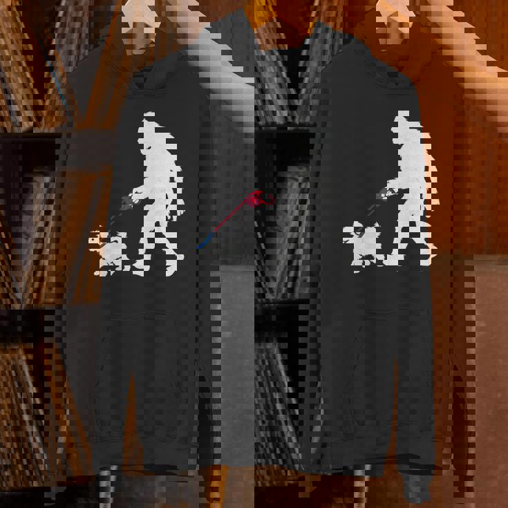 レトロ ビッグフット ウォーキング マルチーズ 犬 面白い サスカッチ 長袖tシャツ パーカー