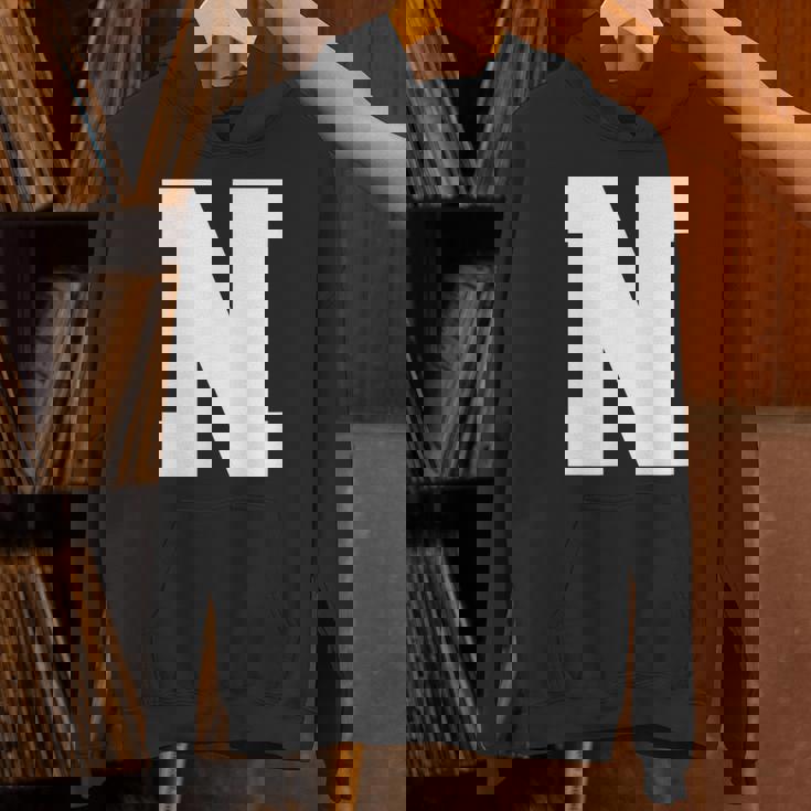 大文字nアルファベットモノグラムイニシャル パーカー