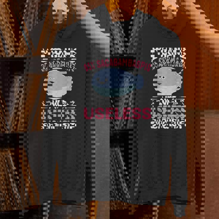 私の脳は95％サカバンバスピスの面白い魚のミーム パーカー