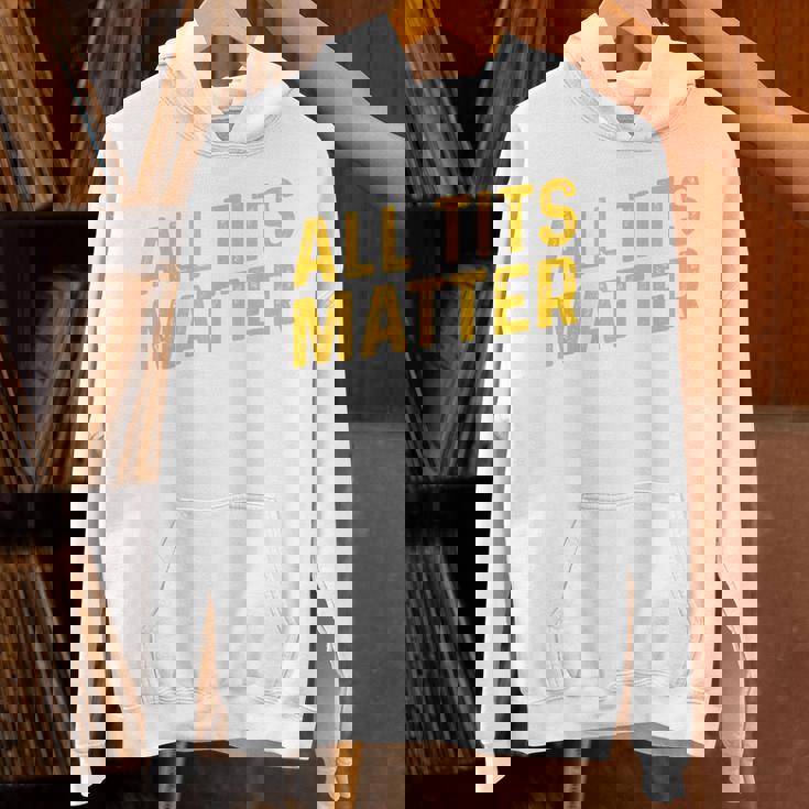 すべてのおっぱいは重要 パーカー