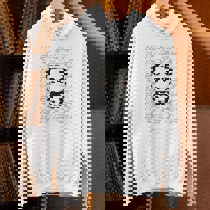 やさしく目立つパンダ ほっこり癒しのパンダイラスト パーカー