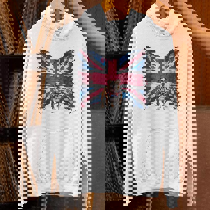 ユニオンジャックバンダナをかぶったブリティッシュブルドッグ、かわいい英国国旗。 パーカー