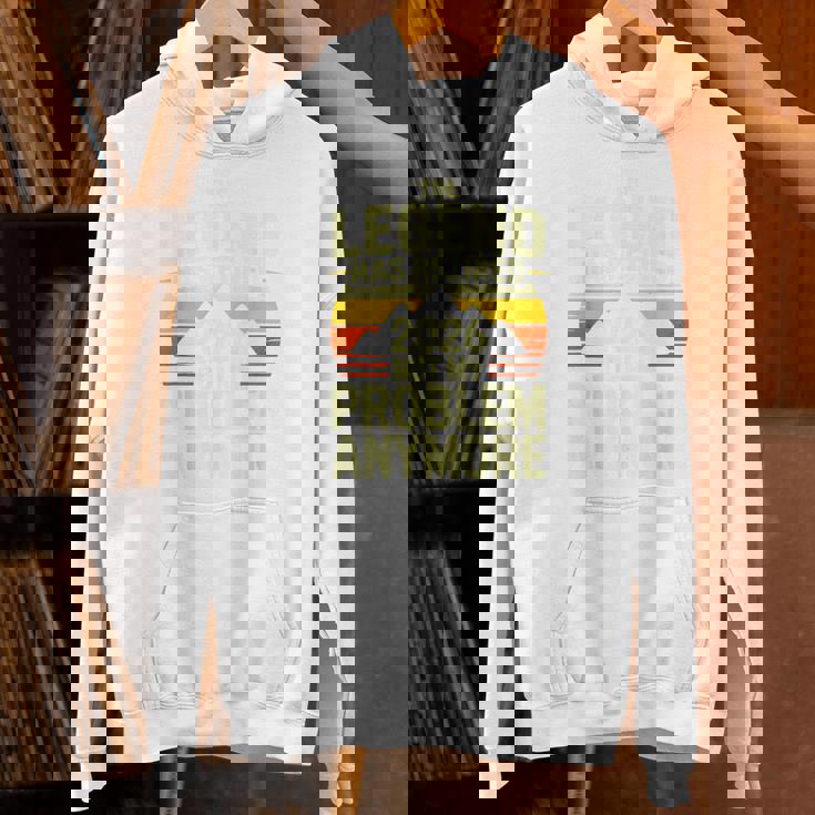 レジェンドが引退した2026年 おかしな退職祝い パーカー