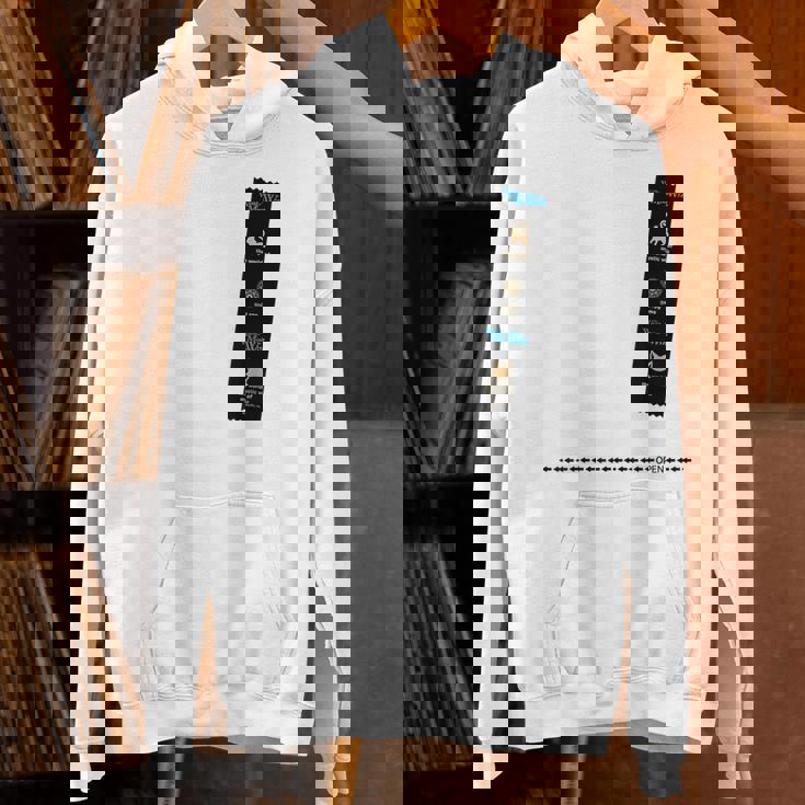 黒猫のウィズ 段ボールとウィズ C パーカー