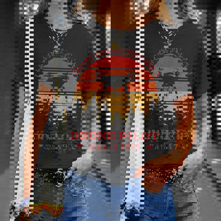 1970 年生まれのドローンパイロット、誕生日、クワドロコプター・ドローン Tシャツ 彼女への贈り物