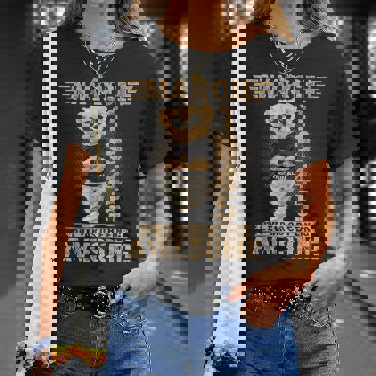 3月 81歳の誕生日 男性 女性 1945年 素晴らしいテディベア Tシャツ 彼女への贈り物