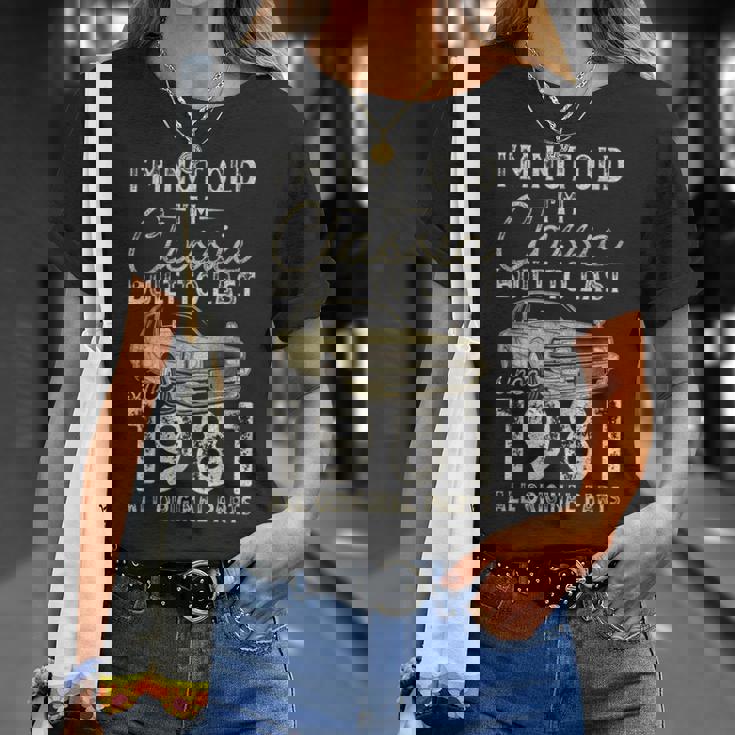 45 歳の誕生日、1981 年以来、クラシックカー、45 歳 Tシャツ 彼女への贈り物