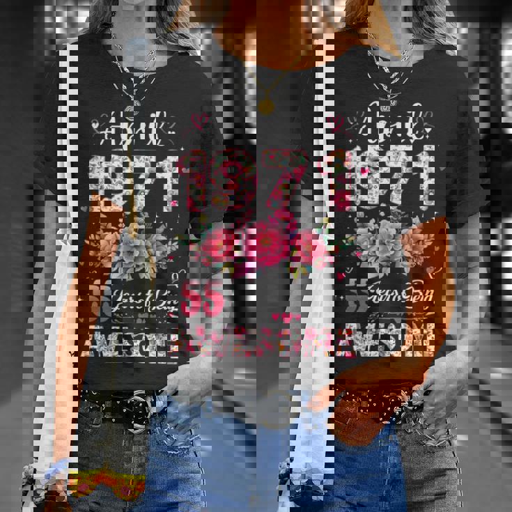 55歳 1971年4月 花柄 55歳 誕生日 男性 女性 Tシャツ 彼女への贈り物