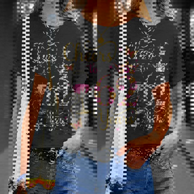 62歳、62歳の女王の誕生日、62歳の誕生日に乾杯。 Tシャツ 彼女への贈り物