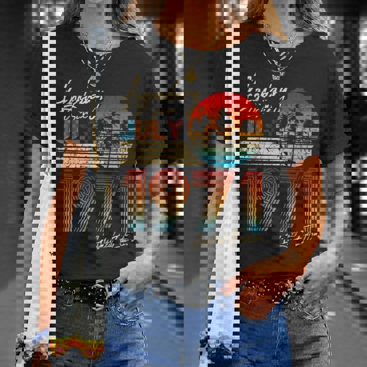7月誕生日ギフト50年ヴィンテージ1971年生まれ。 Tシャツ 彼女への贈り物