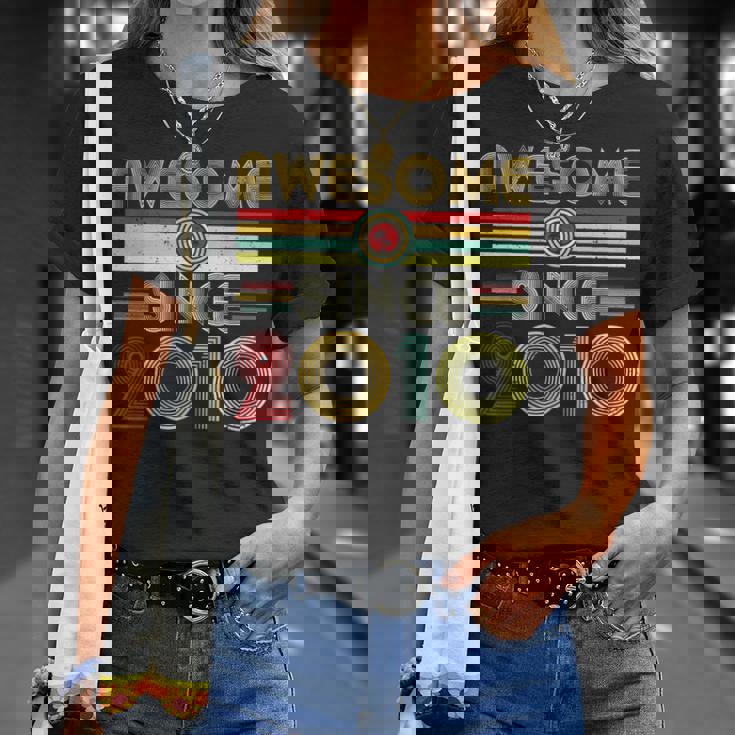 Awesomeince 2010 Classic Year Birth Of Birthdayintage Tシャツ 彼女への贈り物