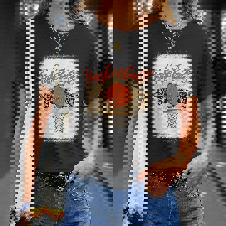 Basketball Mom Bleached Leopard 母の日 バスケットボール ママ Tシャツ 彼女への贈り物