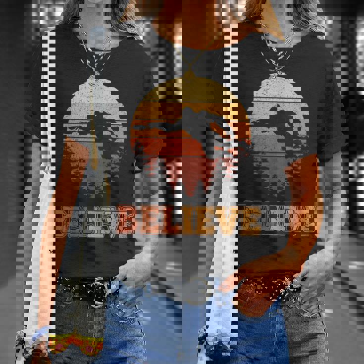 Bigfoot Believe Disc Golf Retro Sunset Vintage Flying Disc T-Shirt Gifts for Her