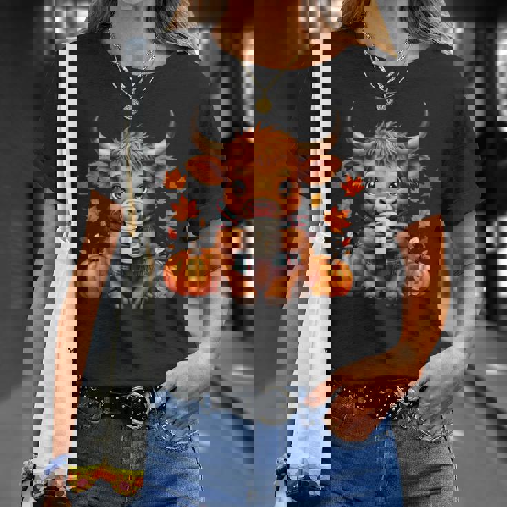 Cute Highland Cow Autumn Pumpkin Fall Coffee Pumpkin Spice T-Shirt Gifts for Her