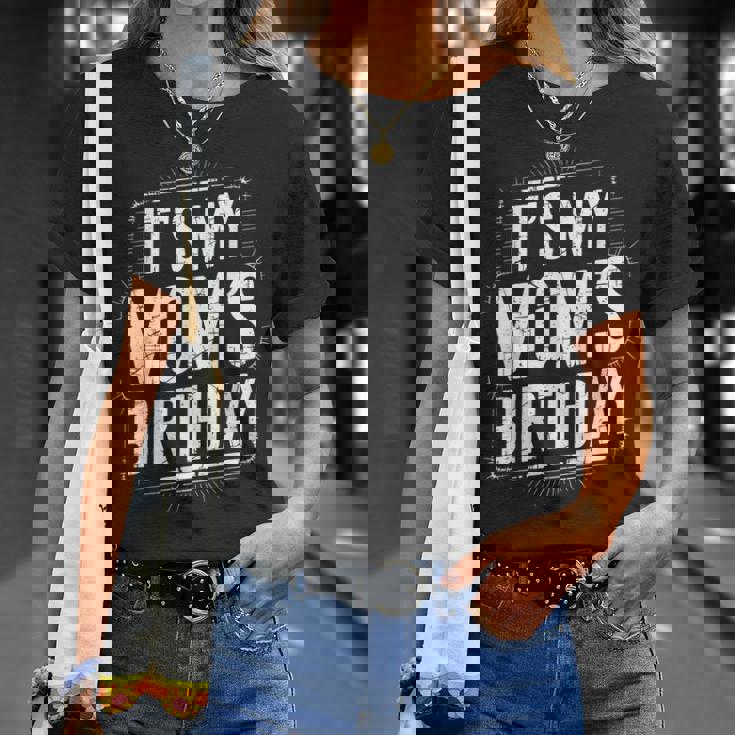 Distressed It's My Mom's Birthday Retro Vintage Women T-Shirt Gifts for Her