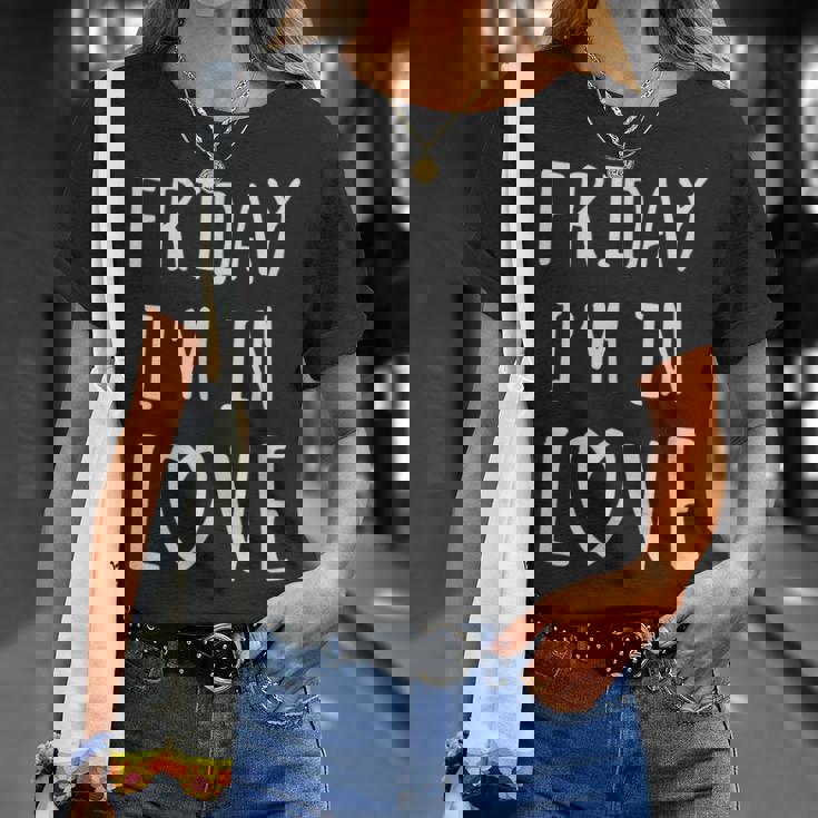 Friday I'm In Love Love デザイン、ハート Tシャツ 彼女への贈り物