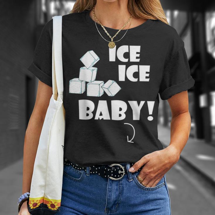 Ice Ice Ice BabyTwice Anuncio De Embarazo Divertido Camiseta unisex Regalos para ella