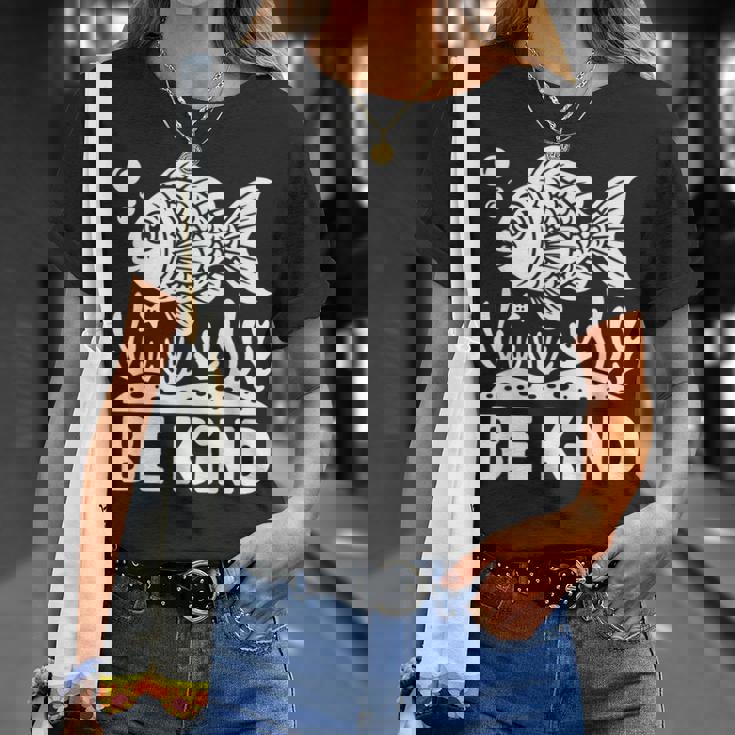 Be Kind Fish 学校教師の初日おめでとう Tシャツ 彼女への贈り物