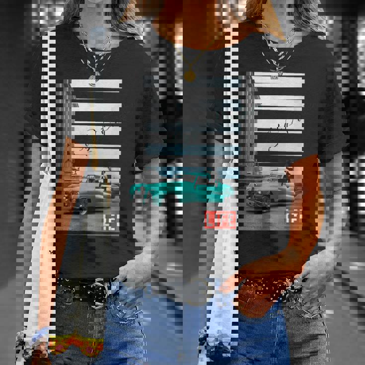 Life Picture Collection モデルと自動車 ／ エッフェル塔（1） Tシャツ 彼女への贈り物