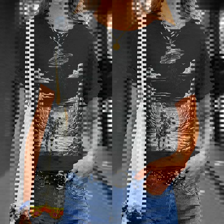 Lone Cowboy Watching Ufo 空飛ぶ円盤 キャニオン Tシャツ 彼女への贈り物