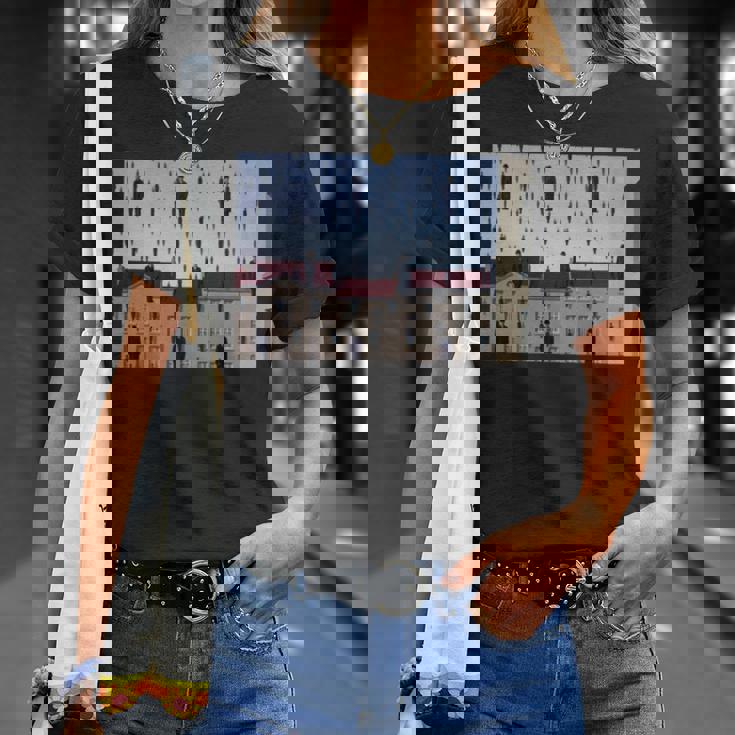 Magritteによるゴルコンダの有名な絵画。 長袖tシャツ Tシャツ 彼女への贈り物