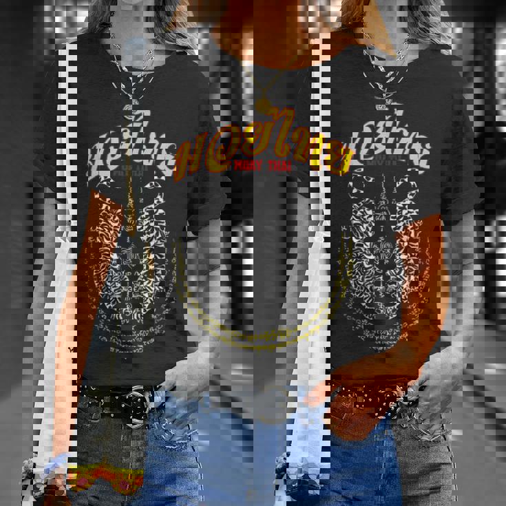 Suea Kooak Yant Thai Kickboxing Twin Tiger Muay Thai Tシャツ 彼女への贈り物