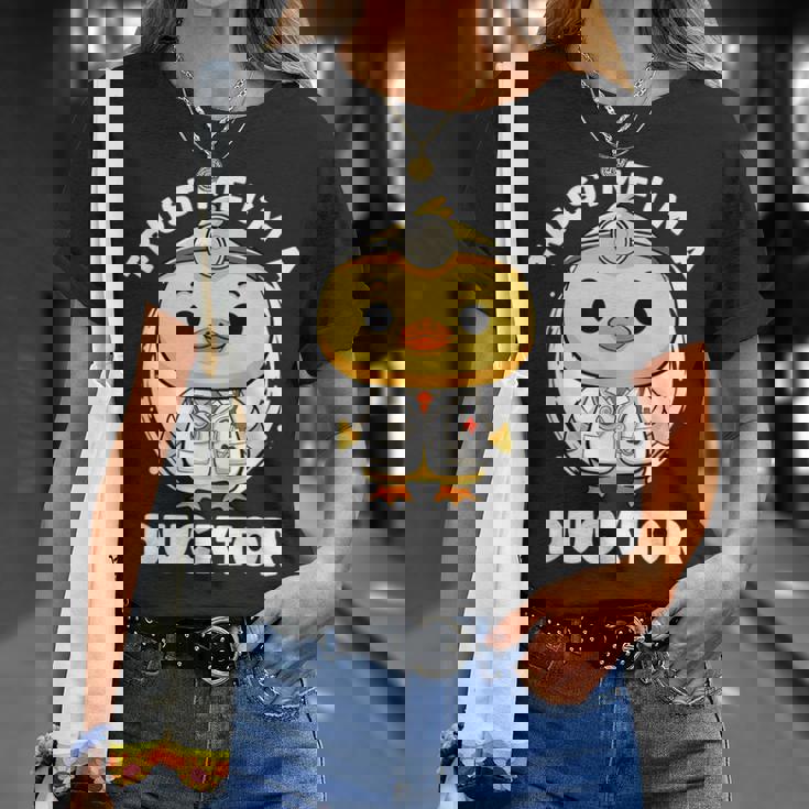 Trust Me I'm A Ducktor Duck Nurse 小児科医 Tシャツ 彼女への贈り物