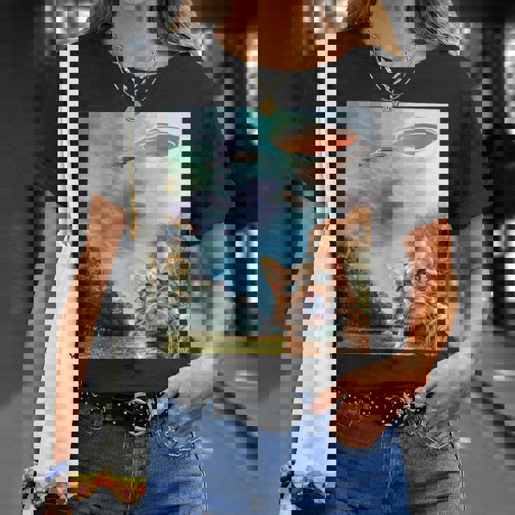 Ufo付き猫セルフィー Tシャツ 彼女への贈り物