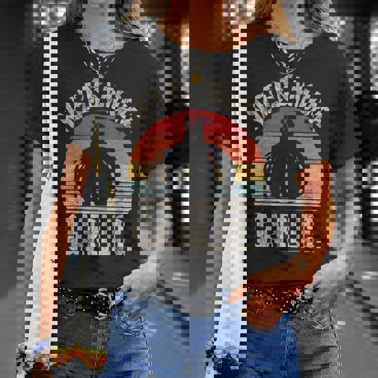 Vintage Retro Needs More ガーリック ガーリック ニンニク科医 クックシェフ Tシャツ 彼女への贈り物