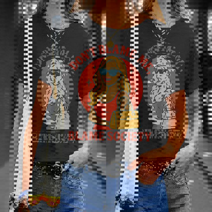 わたしじゃない 社会のせい レトロガール Tシャツ 彼女への贈り物