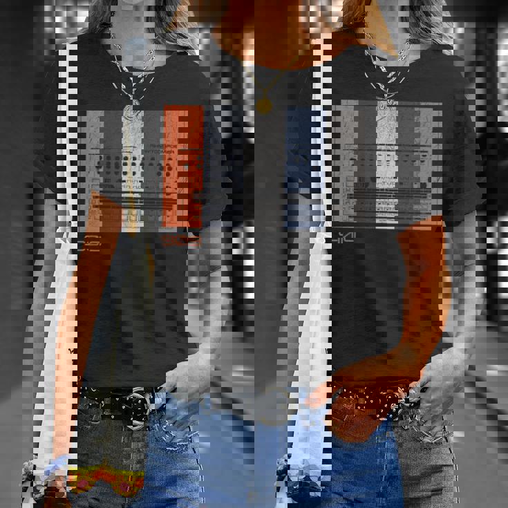 アナログ ドラム マシン レトロ シンセ ヴィンテージ 909 Tシャツ 彼女への贈り物