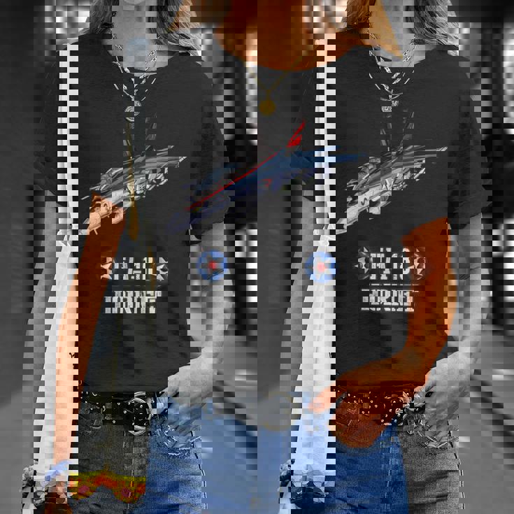 アメリカのf-18ホーネット戦闘機 Tシャツ 彼女への贈り物