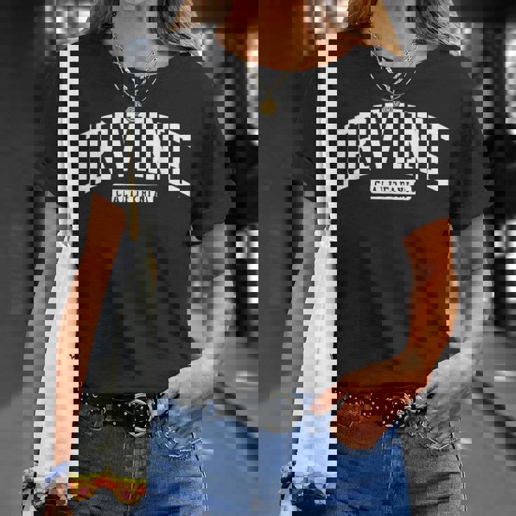 アーバインカリフォルニアカリフォルニア大学大学スタイル Tシャツ 彼女への贈り物