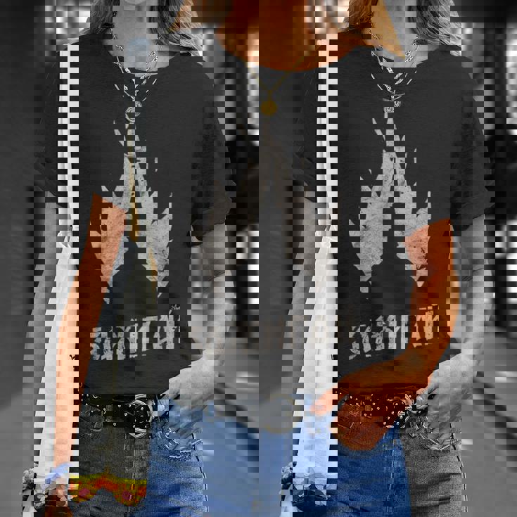 オカルト滞在ライトロシア語キリルゴシックバーニング教会グリム Tシャツ 彼女への贈り物