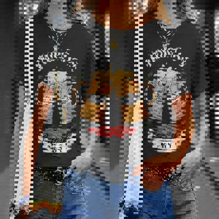 オクトーバーフェスト ビールとグリル ソーセージ Tシャツ 彼女への贈り物