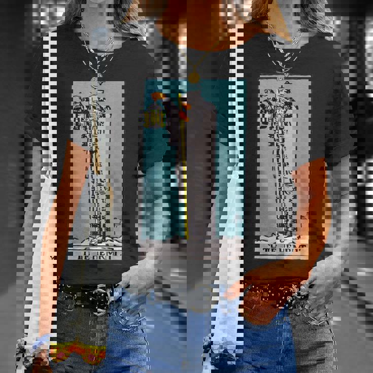 オリジナルのrider Waite Deckからの隠者ビンテージタロットカード Tシャツ 彼女への贈り物