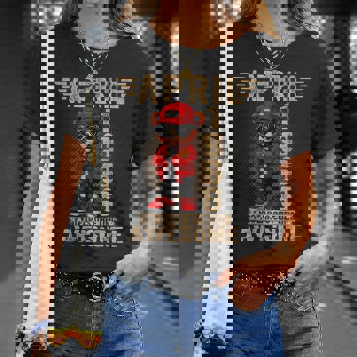 オンバック 4月60日 誕生日 男性 女性 1966年 テディベア Tシャツ 彼女への贈り物