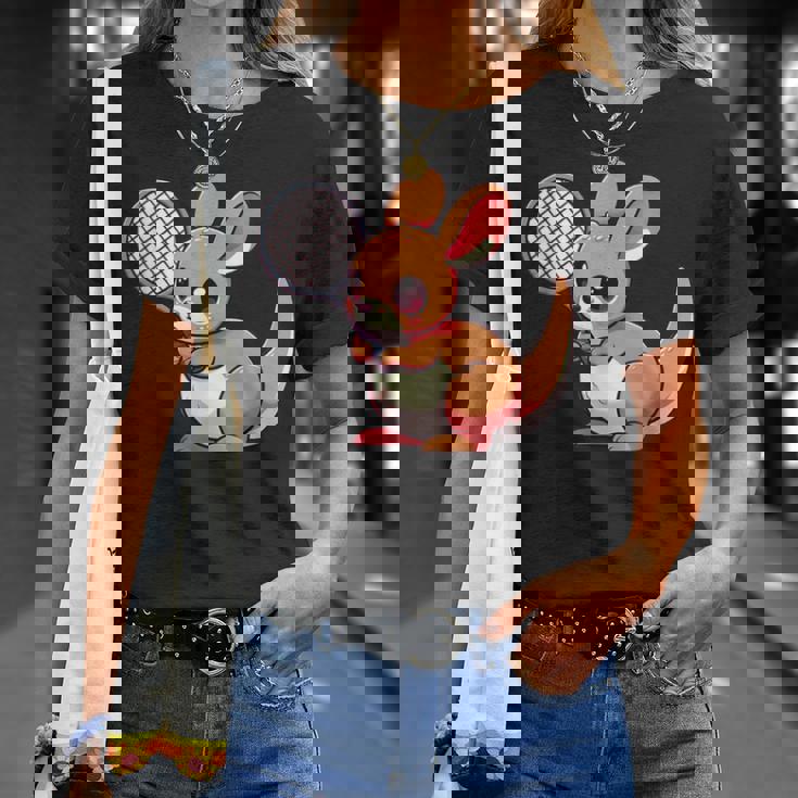 カンガルー かわいい ラケット スポーツ テニス プレイ 動物 キャラクター キュート Tシャツ 彼女への贈り物