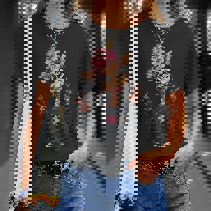 キリンガール ダブルピースサイン ピンク リボン ポップ グラフィック 遊び心のある 長袖tシャツ Tシャツ 彼女への贈り物