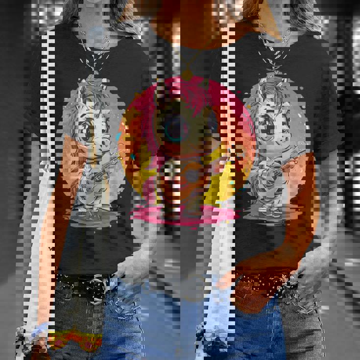 ギターを持った愛らしいポニー Tシャツ 彼女への贈り物