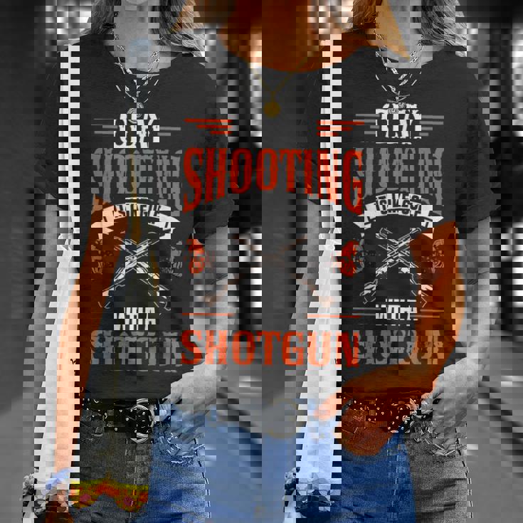 クレー射撃 散弾銃を使ったゴルフのようなもの ショットガン トラップ からのプル ピジョン クレー射撃 Tシャツ 彼女への贈り物